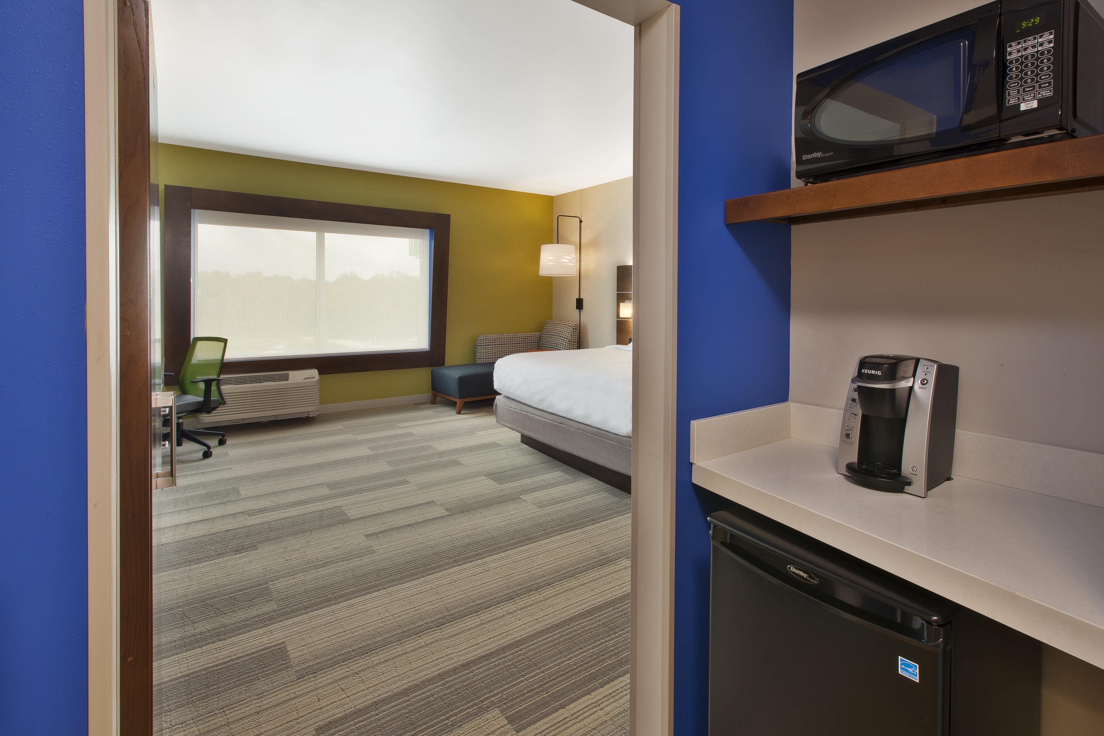 Holiday Inn Express And Suites South Hill By Ihg Bagian luar foto