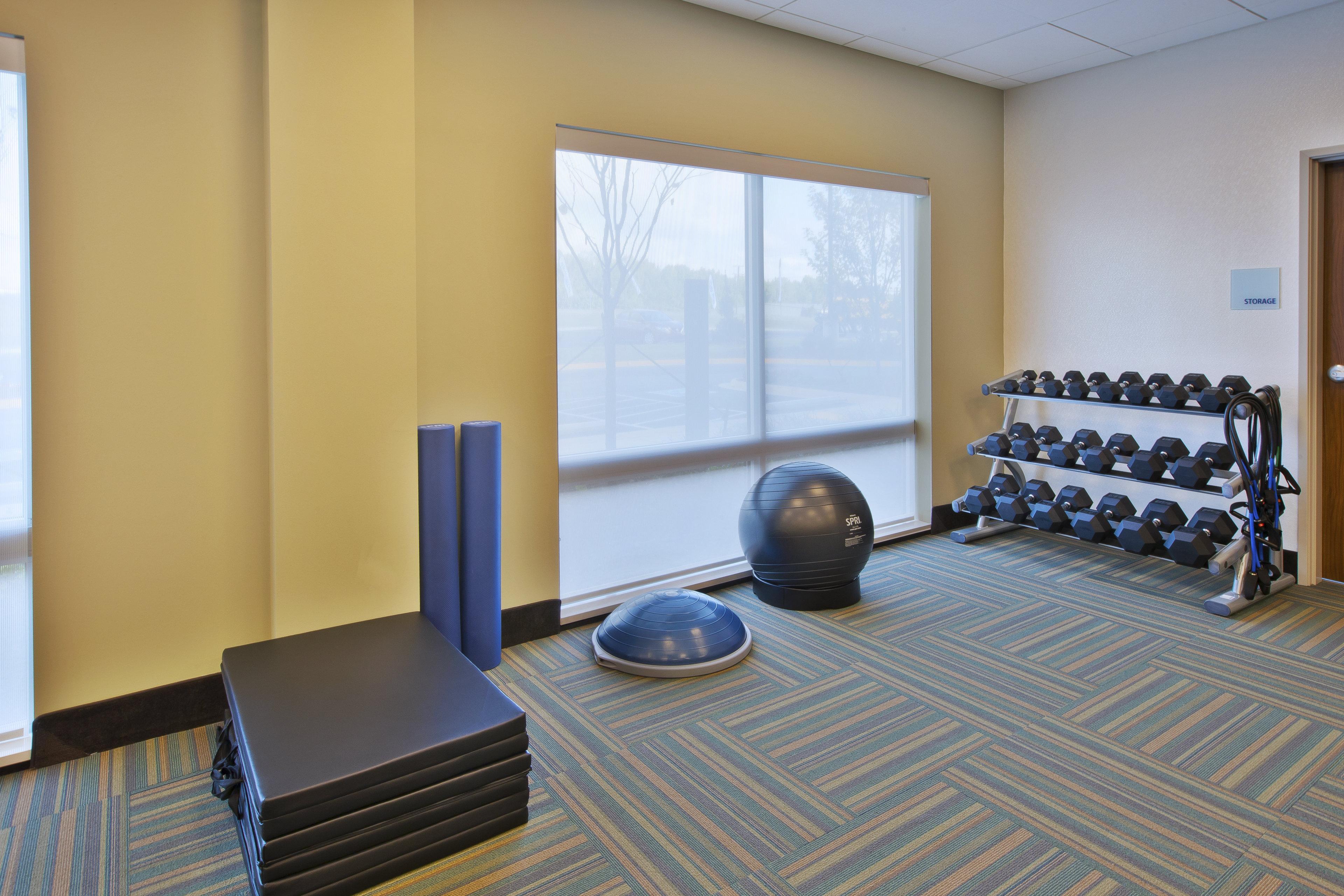 Holiday Inn Express And Suites South Hill By Ihg Bagian luar foto