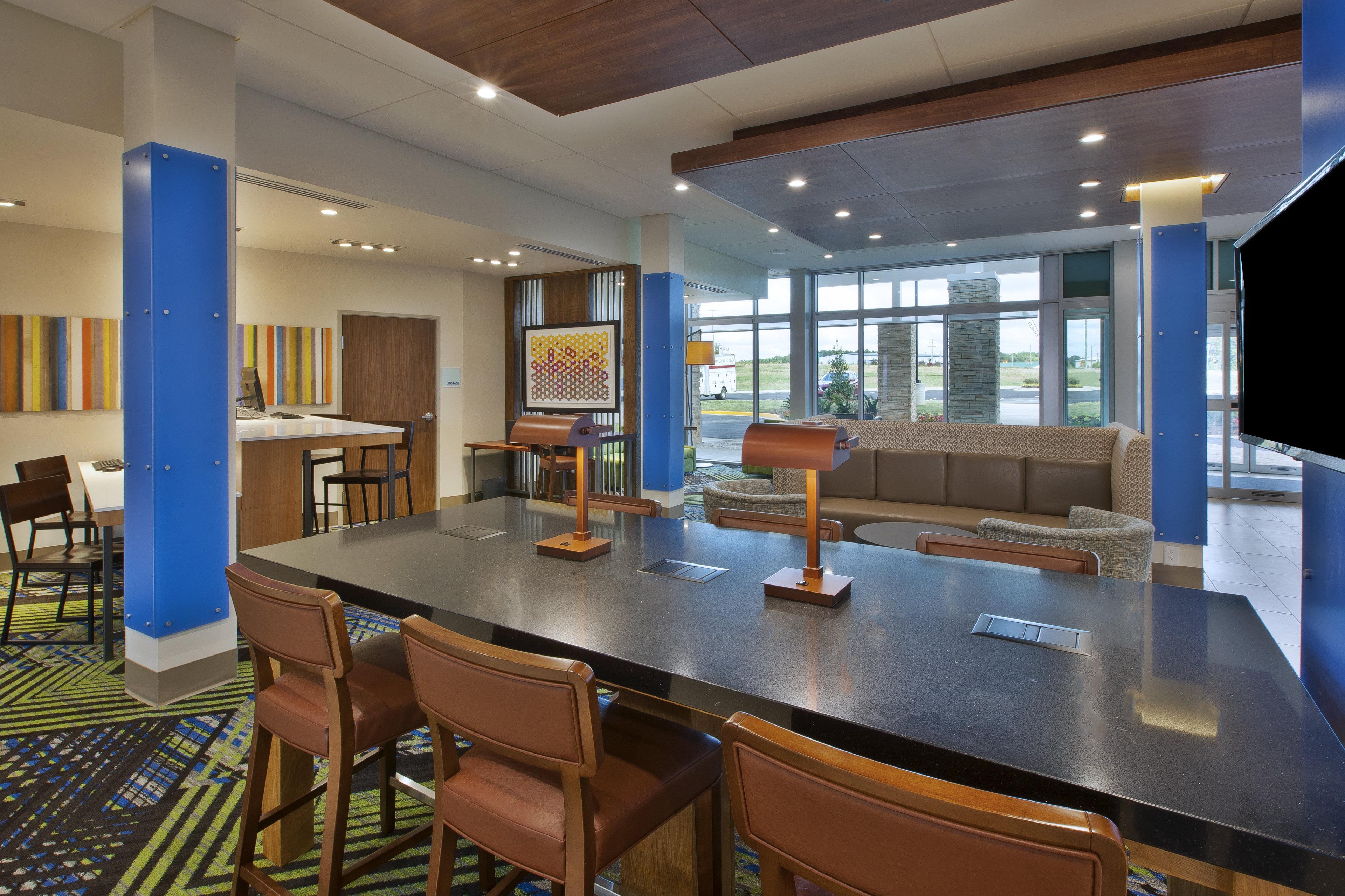 Holiday Inn Express And Suites South Hill By Ihg Bagian luar foto