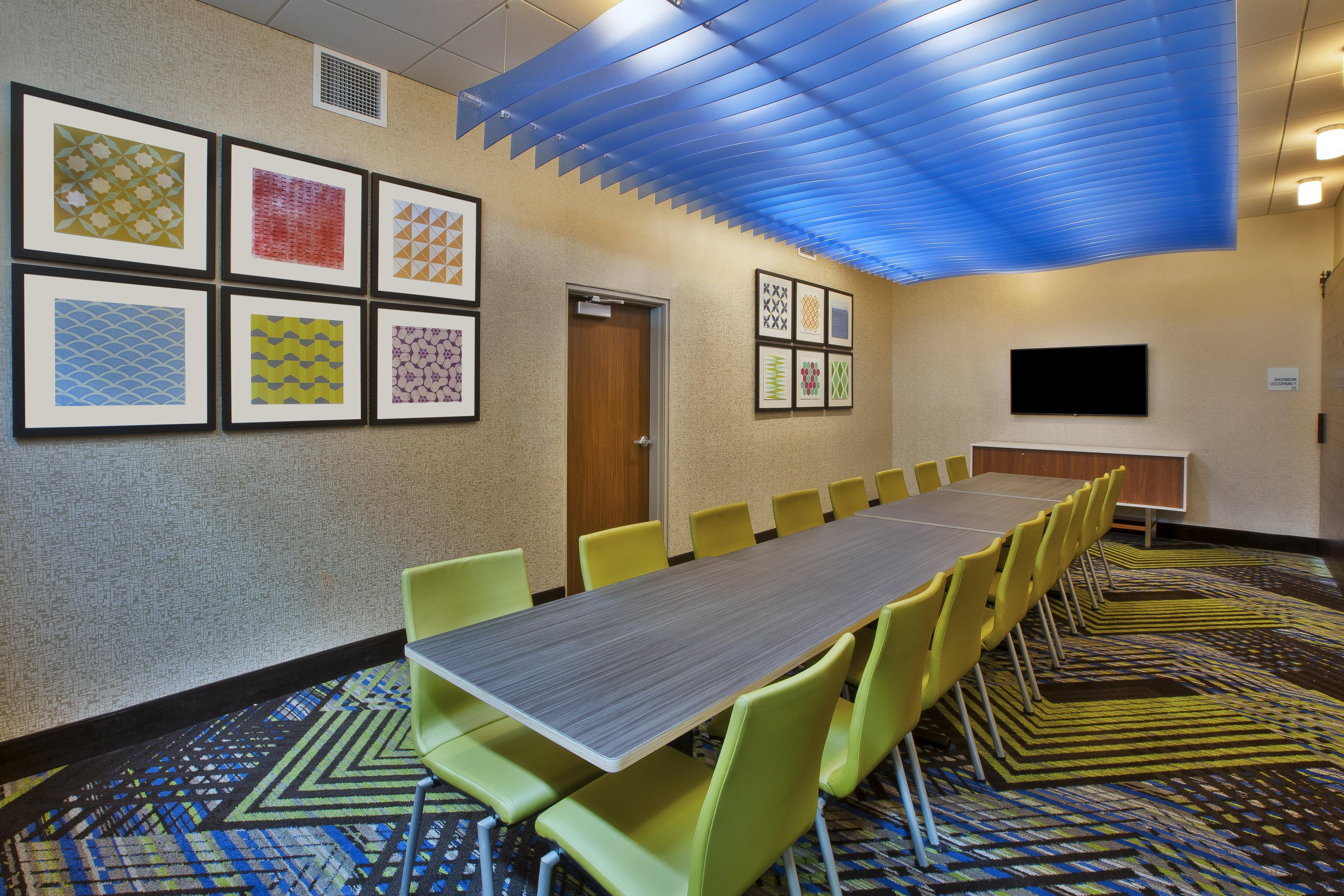 Holiday Inn Express And Suites South Hill By Ihg Bagian luar foto
